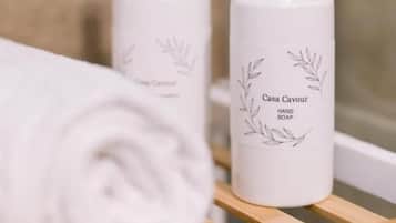 Doppia Standard | Dotazioni del bagno