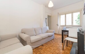 Living area - HOUZE Spacious flat in Charming&Historical Lisbon (Lisboa)