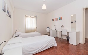 Room - HOUZE Spacious flat in Charming&Historical Lisbon (Lisboa)