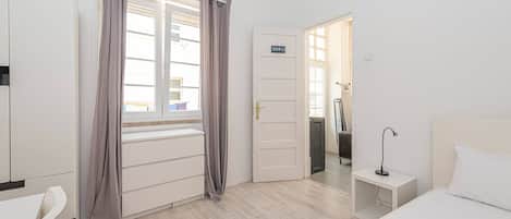 7 bedrooms, iron/ironing board, Internet, bed sheets