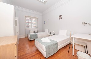 7 Schlafzimmer, Bügeleisen/Bügelbrett, Internetzugang, Bettwäsche