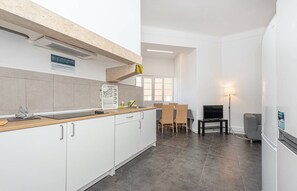 Kaffetrakter/tekoker, kjøleskap, mikrobølgeovn og ovn