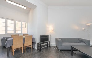 Living area - HOUZE Comfort 9 room flat with view in City Center (Lisboa)