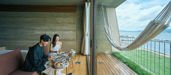 Yanmar Sunset Marina Clubhouse & Hotel