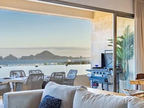 Outdoor dining - Stunning Ocean/Arch View - 2 King Suites (Cabo San Lucas)