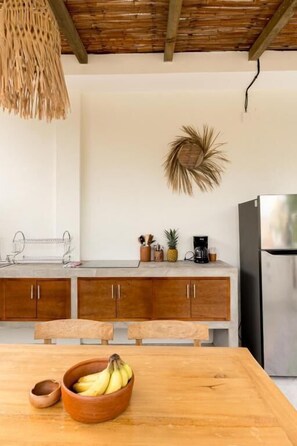 Basic Double Room, Balcony, Pool View | Dining - Bahía Sirenas (Puerto Escondido)