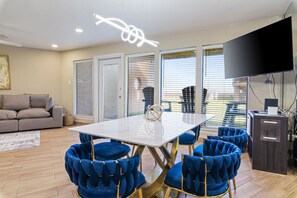 Dining - Walk-Out Beach Access Sunchase Ground Floor (South Padre Island)
