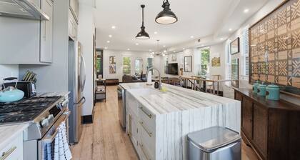 DC Luxury Townhouse: Rooftop, 5BR, Groups/Getaways