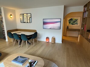 Interior - Modern, family-friendly Parisian apartment (Paris)