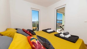 2 bedrooms, iron/ironing board, free WiFi, bed sheets - Apartment Flavia with terrace near beach (Okrug Gornji)