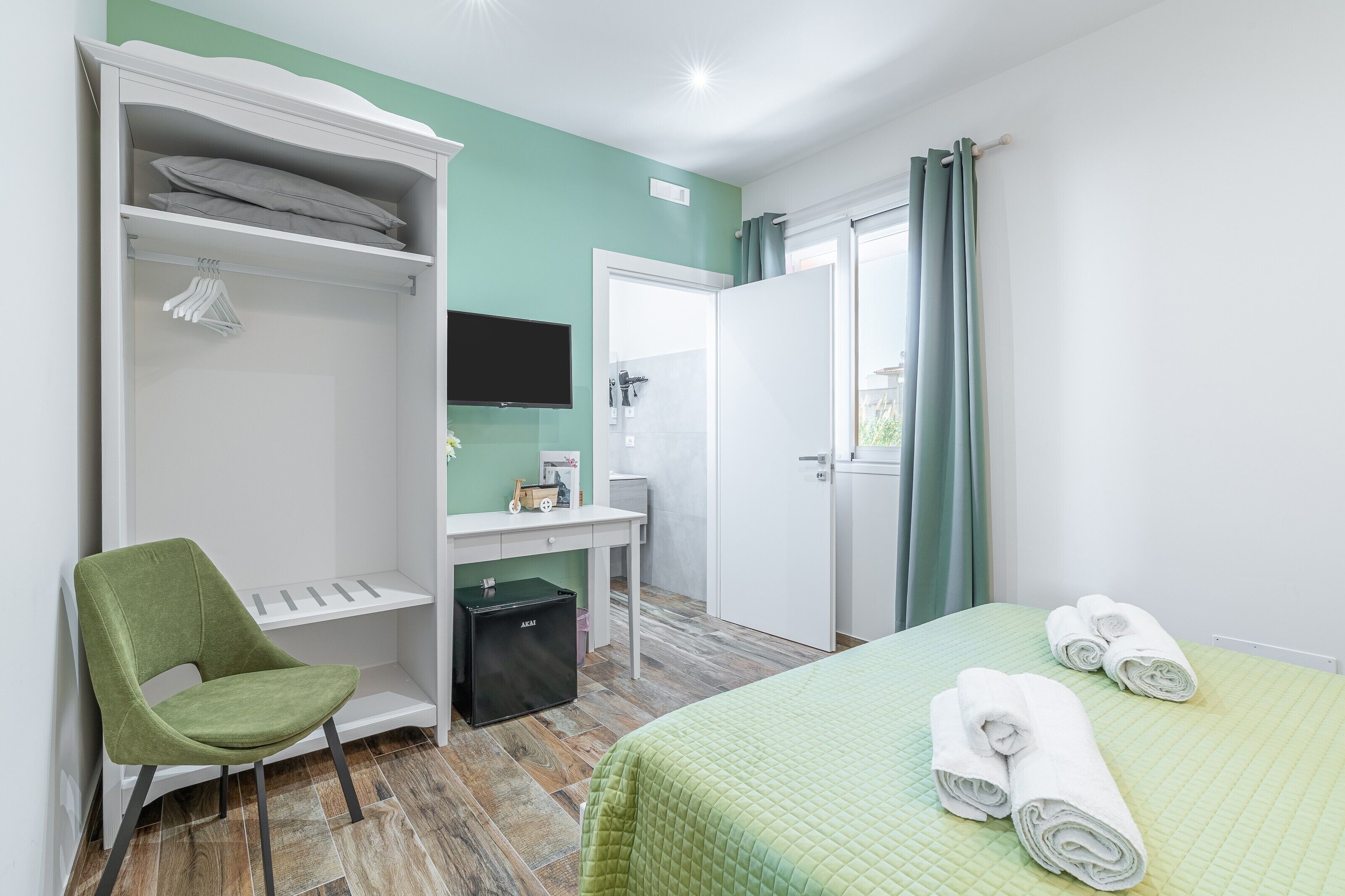 1 bedroom, WiFi, bed sheets