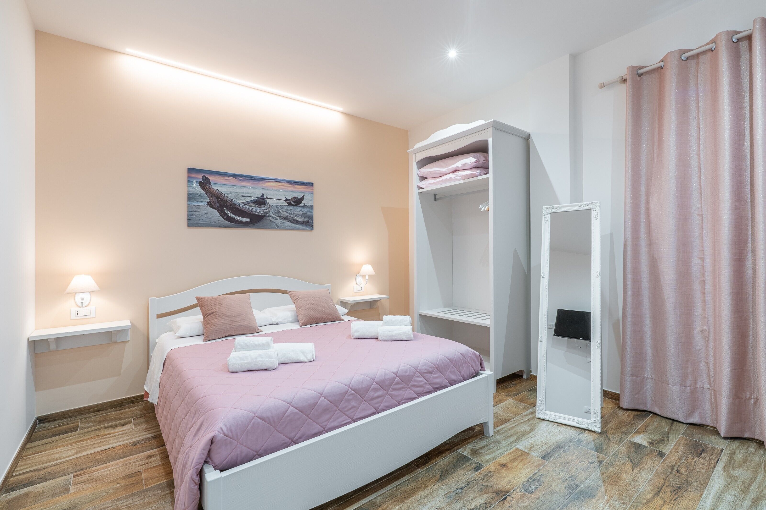 1 bedroom, WiFi, bed sheets