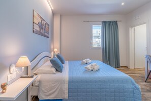 Room - Room 'Beb Della Stazione - Blue' with Shared Terrace, Wi-Fi & Air Conditioning (Pachino)