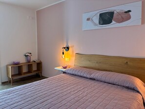 Room - 'Beb della Stazione - Capo Treno' Apartment with Wi-Fi and Air Conditioning (Pachino)