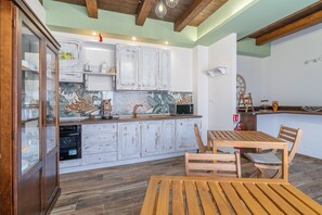 Dining - 'Beb della Stazione - Capo Treno' Apartment with Wi-Fi and Air Conditioning (Pachino)