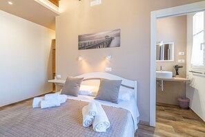 Room - Room 'Beb Della Stazione - Beige' with Shared Terrace, Wi-Fi and Air Conditioning (Pachino)