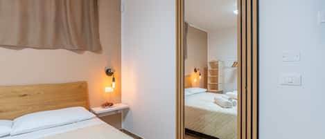 1 bedroom, WiFi, bed sheets