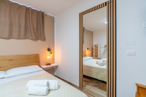Apartment 'Beb Della Stazione - Arrivo' with Wi-Fi and Air Conditioning