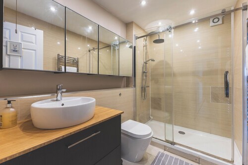 The Cosy Place,8 mins to City Airport,Free Parking