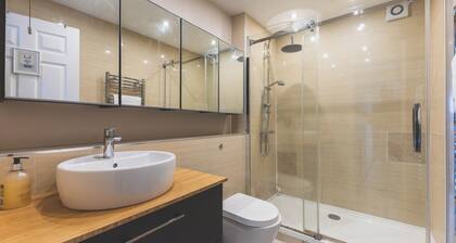 The Cosy Place,8 mins to City Airport,Free Parking