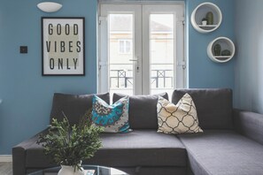 Living area - The Cosy Place,8 mins to City Airport,Free Parking (London)