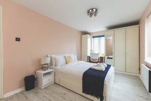 2 bedrooms, iron/ironing board, Internet, bed sheets