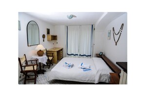 4 chambres, fer et planche à repasser, Wi-Fi, draps fournis