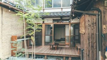 Perincian bahagian luar