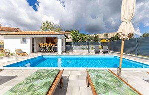 Pool - Awesome home in Rovinjsko Selo (Rovinjsko Selo)