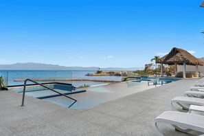 Outdoor pool, a heated pool - Luxury Oceanfront Condo with Jacuzzi +Beach Access (Cruz de Huanacaxtle)