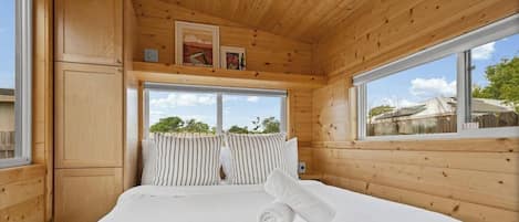 4 Schlafzimmer, Schreibtisch, Bügeleisen/Bügelbrett, kostenloses WLAN