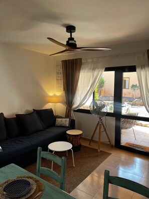 Living area - Susana - cozy  1-bedroom apartment in charming Corralejo perfect for relaxing (Corralejo)
