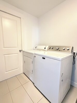 Interior - Modern 2-bedroom apartment in vibrant downtown Vancouver (Vancouver)