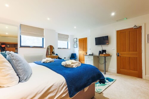 Boutique King Suite - Penarth