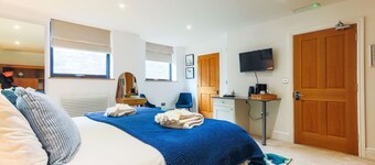 Boutique King Suite - Penarth