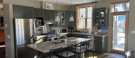 Microwave, oven, stovetop, dishwasher