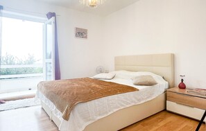4 bedrooms, iron/ironing board, free WiFi - 4 bedroom pet friendly home in Miholascica (Miholascica)