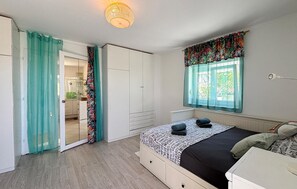 4 Schlafzimmer, Bügeleisen/Bügelbrett, kostenloses WLAN