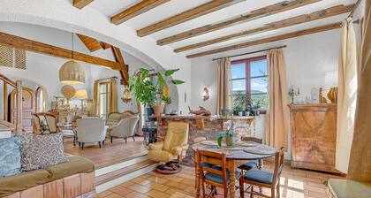 Guest Room – Chambre Blanche 28 m² – Mountain View & Private Pool
