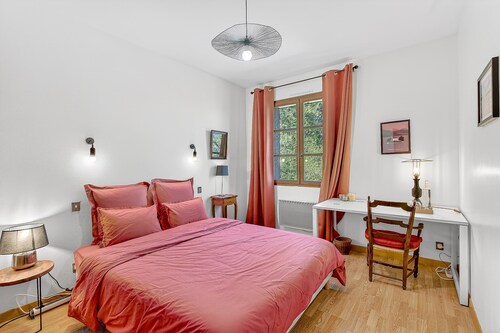 Chambre d’hôtes - Chambre Corail 18 m² - avec vue montagne & piscine privée