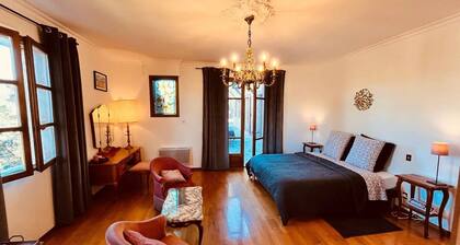 Guest Room â 40 mÂČ Master Suite with Mountain View & Private Pool
