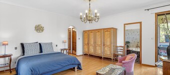 Guest Room – 40 m² Master Suite with Mountain View & Private Pool