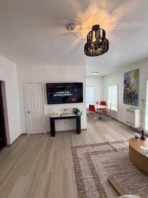 Interior - Elegant Monet Studio Apartment (Los Angeles)