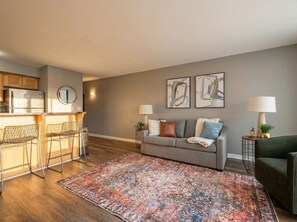 Living area - Quaint & Quiet CLE Condo (Cleveland)