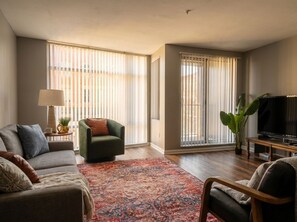 Living area - Quaint & Quiet CLE Condo (Cleveland)