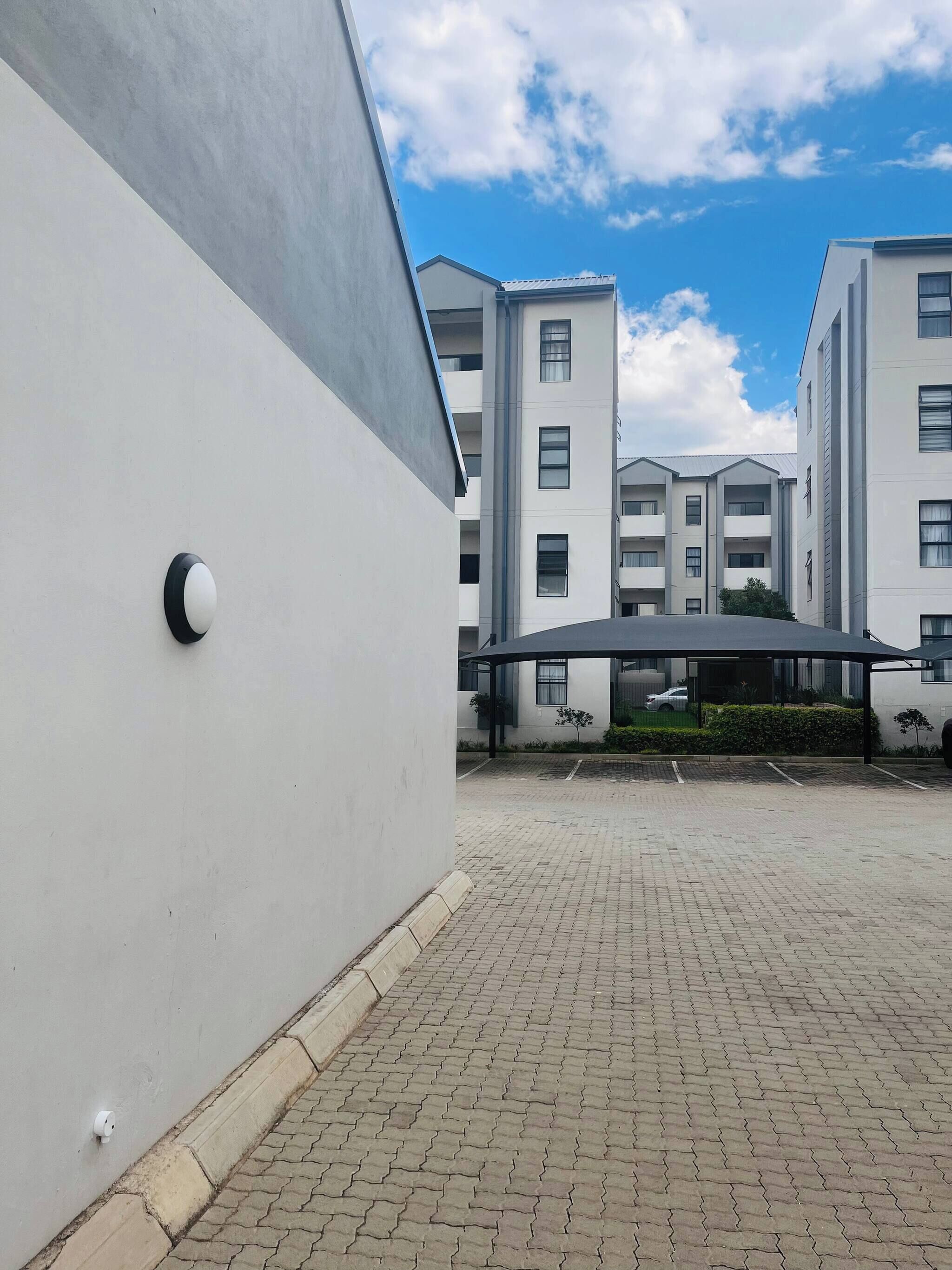 المنطقة المحيطة بالمنشأة