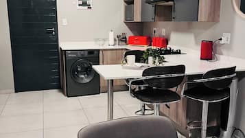 Apartment, 2 Bedrooms, Balcony | Private kitchen