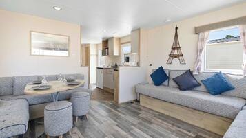 TV, fireplace, offices