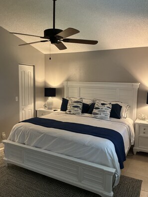2 bedrooms, iron/ironing board, free WiFi, bed sheets - Relaxing cottage at PGA National Golf resort and close to beaches. (Palm Beach Gardens)