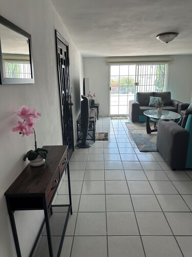 Comfortable house with view of the city in a quiet area